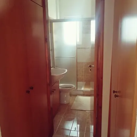 Remarkably Renovated 3 Bedroom House Semesterbostad Larnaca