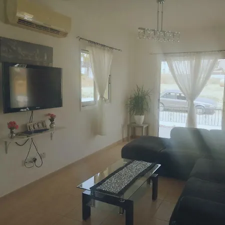 Remarkably Renovated 3 Bedroom House Casa vacanze Larnaca